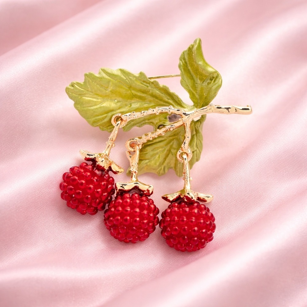Red Raspberry Berry Cluster Gold Brooch - Picture 5 of 7
